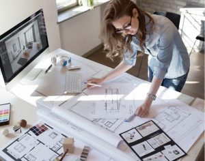 Estudiante de Maestría en Diseño de Interiores empleando sus conocimientos en un proyecto