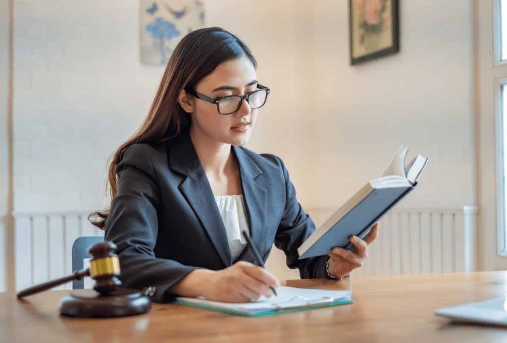 Especialista en derecho civil y mercantil